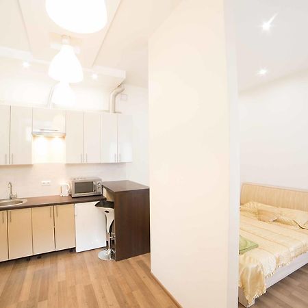 Chornovola 11 Apartment Lviv Centre Buitenkant foto